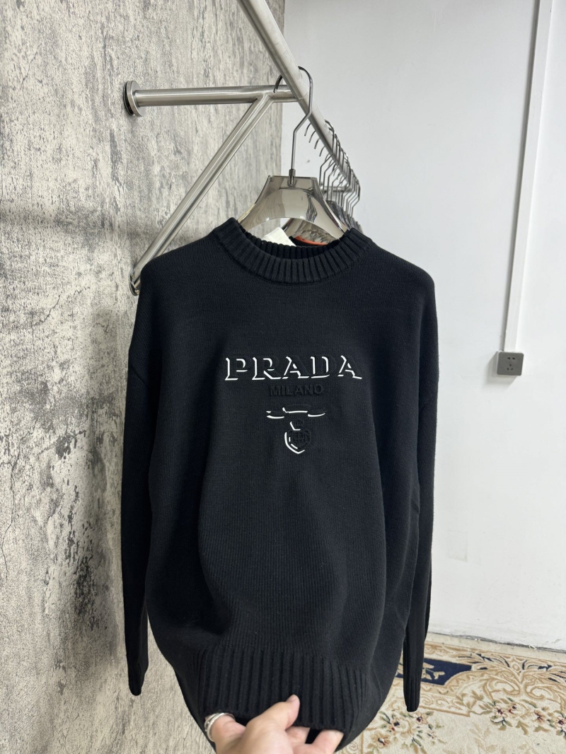 Pra*a sweater